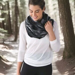 Lululemon Lotus Scarf Staggered Jag Jacquard Gray Black